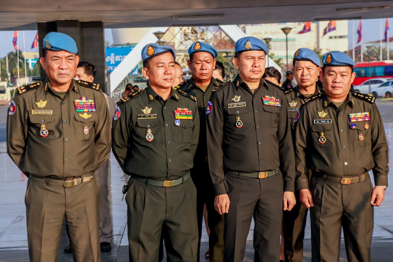 កងរាជអាវុធហត្ថមួកខៀវកម្ពុជា ៧៣នាក់ ធ្វើមាតុភូមិនិវត្តន៍មកដល់កម្ពុជា ...